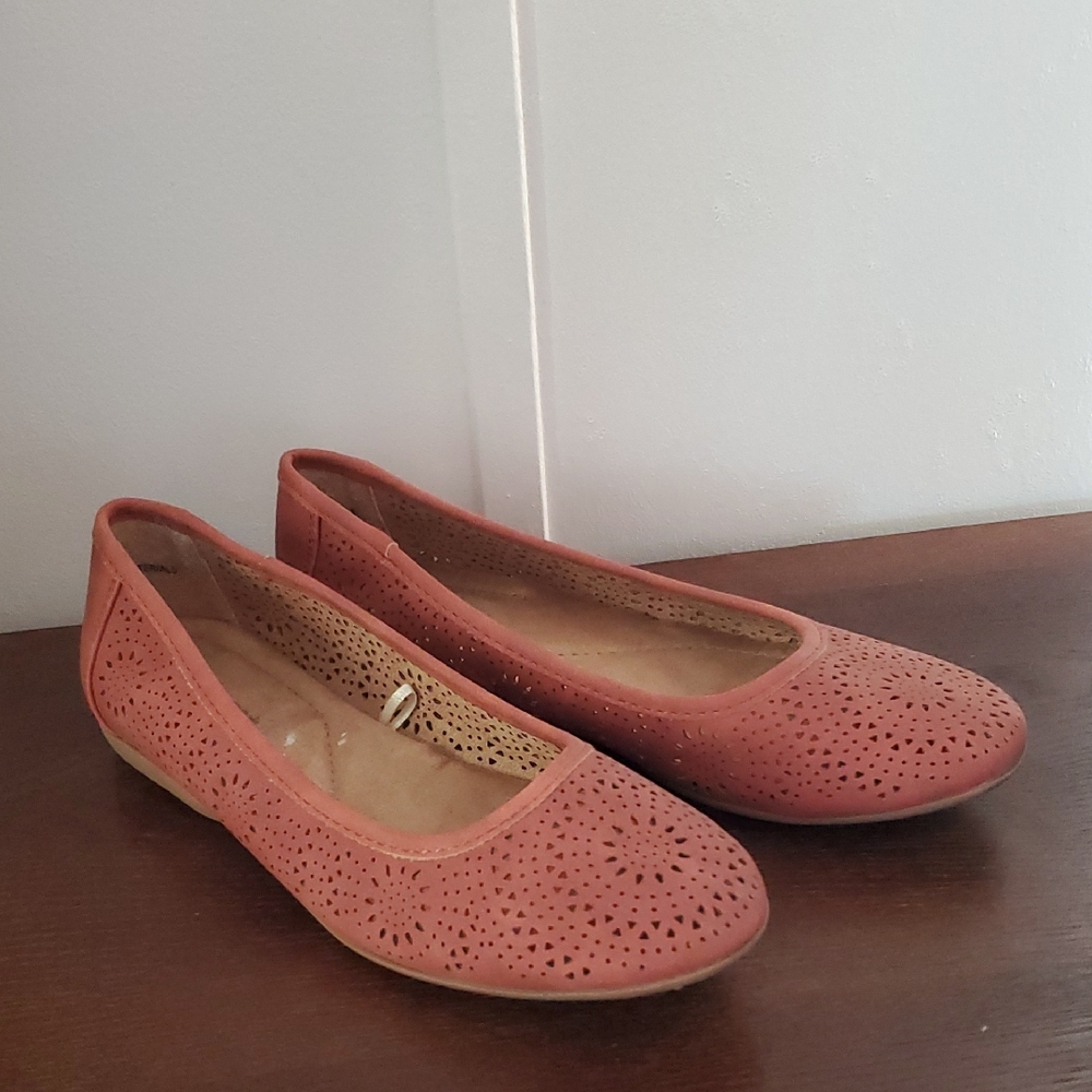 Whitemt Women's Coral Ballet Flats Size 6.5